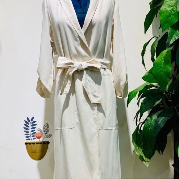 Babaton Kahlo long Robe - Picture 2 of 4